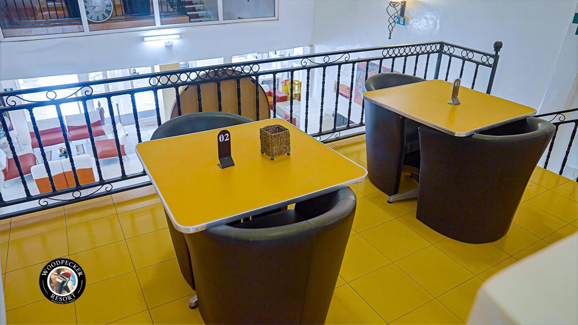 Woodpecker Resort Hotel Банжул Экстерьер фото
