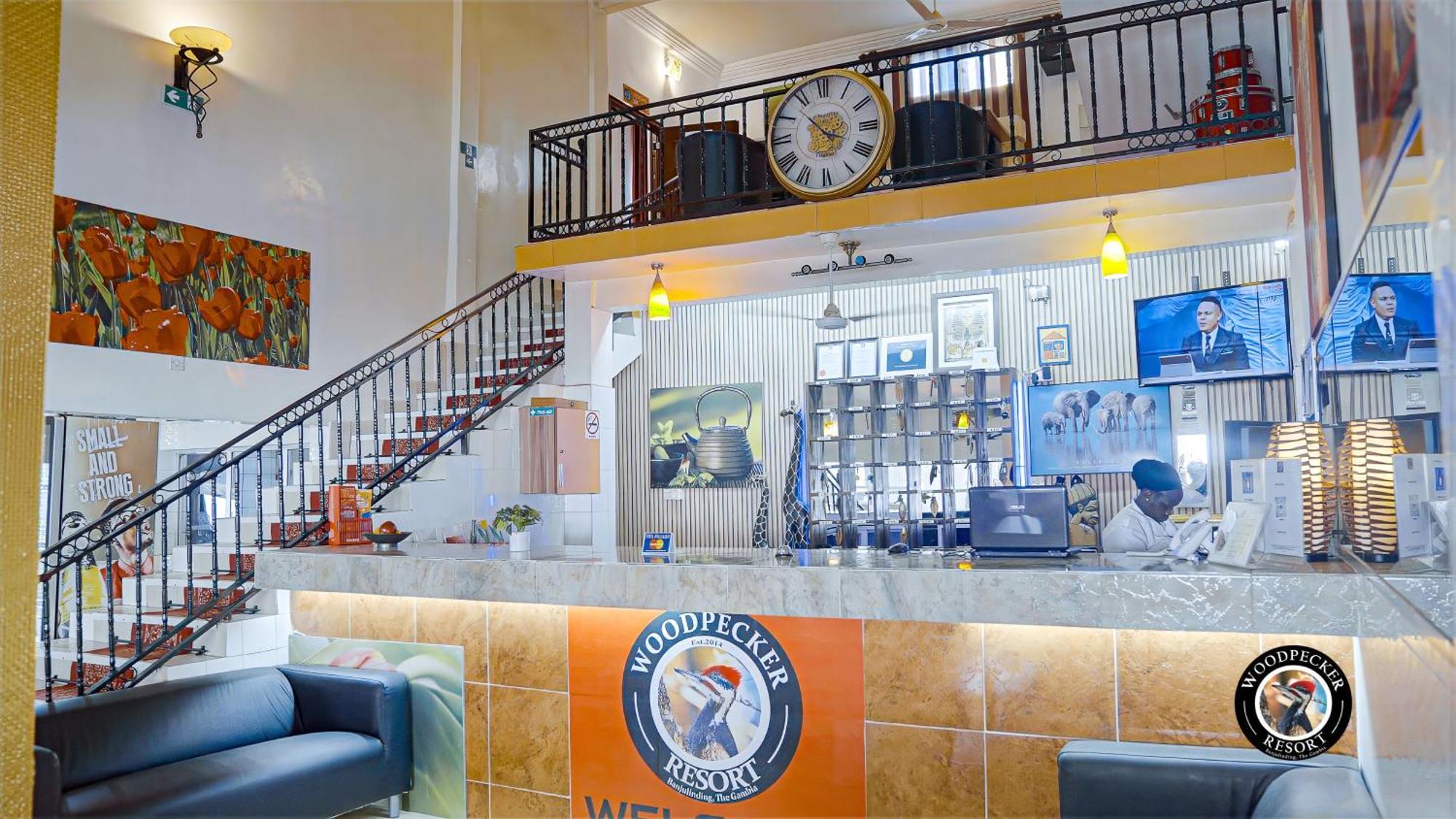 Woodpecker Resort Hotel Банжул Экстерьер фото