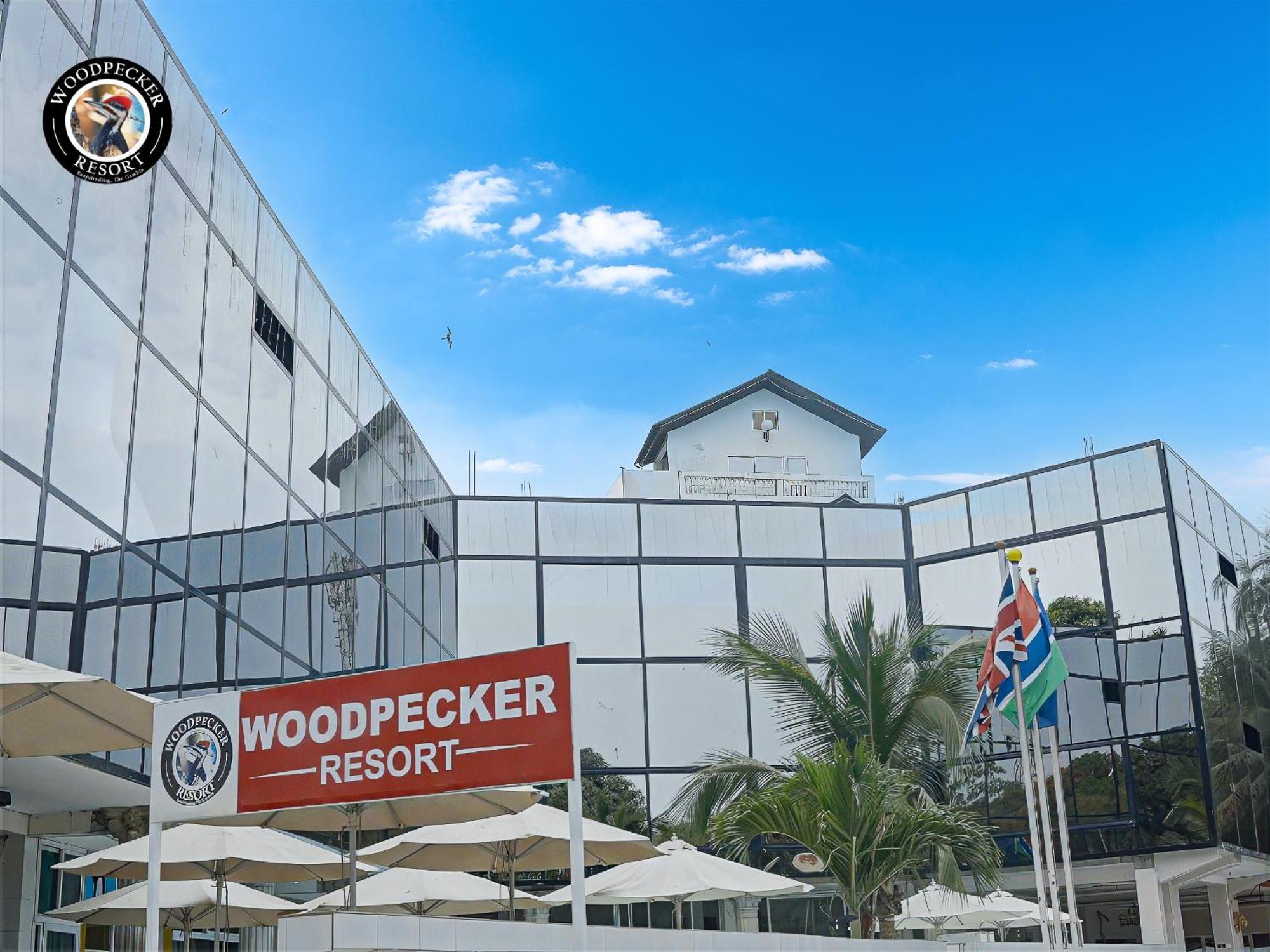 Woodpecker Resort Hotel Банжул Экстерьер фото