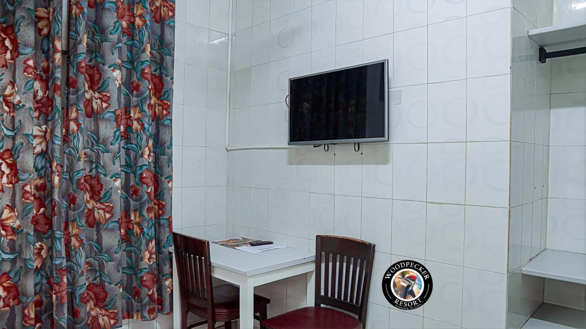 Woodpecker Resort Hotel Банжул Экстерьер фото